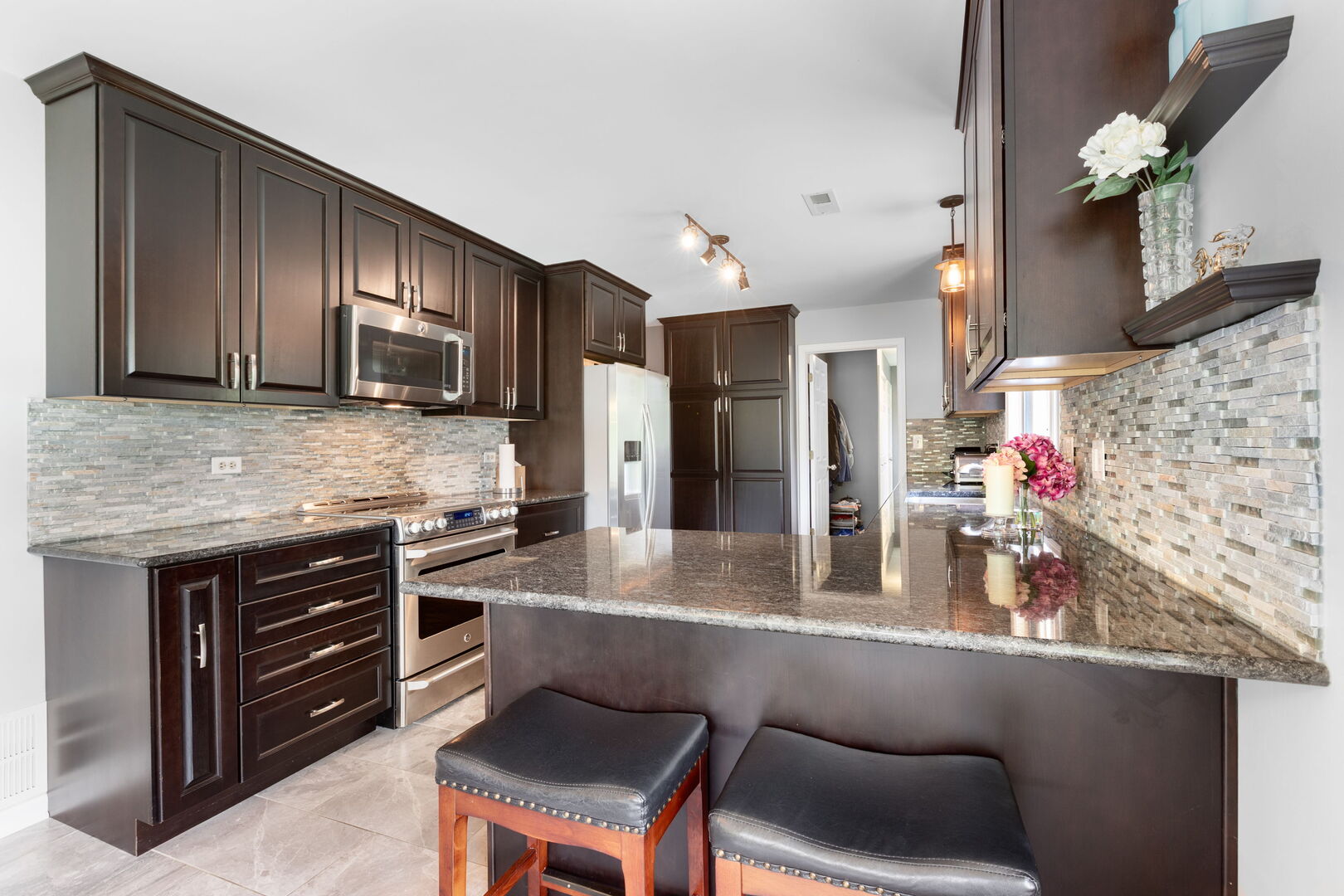 1060 Highland Avenue, Lake Forest, IL 60045
