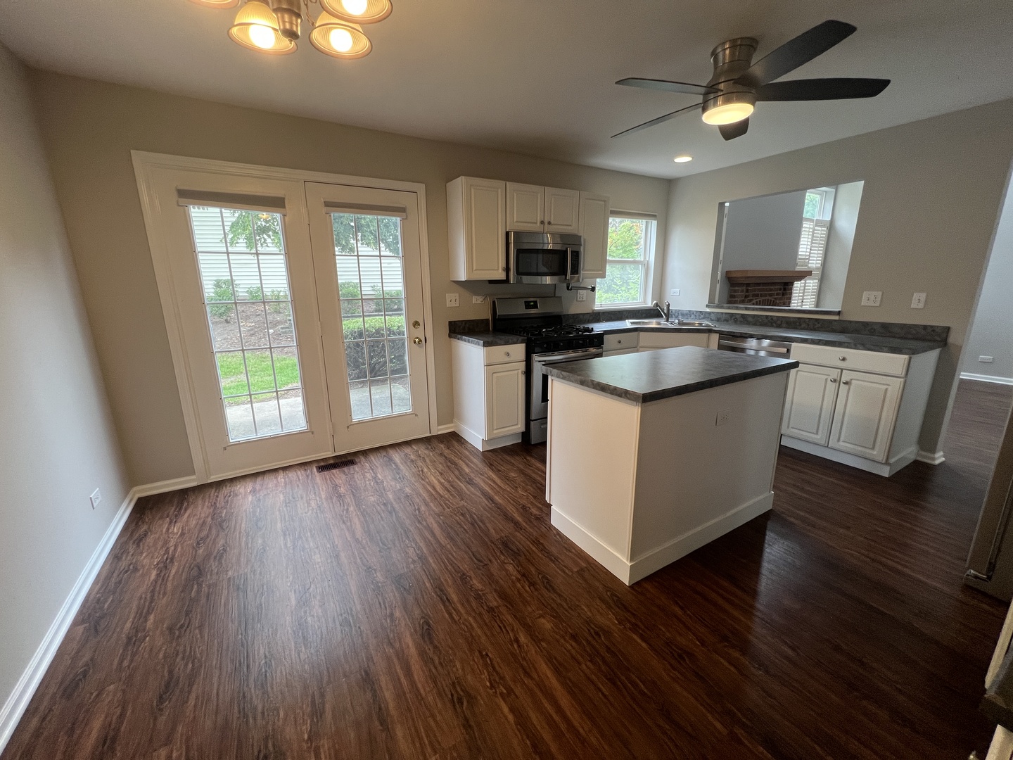 1553 E BARONET Lane, Palatine, IL 60074