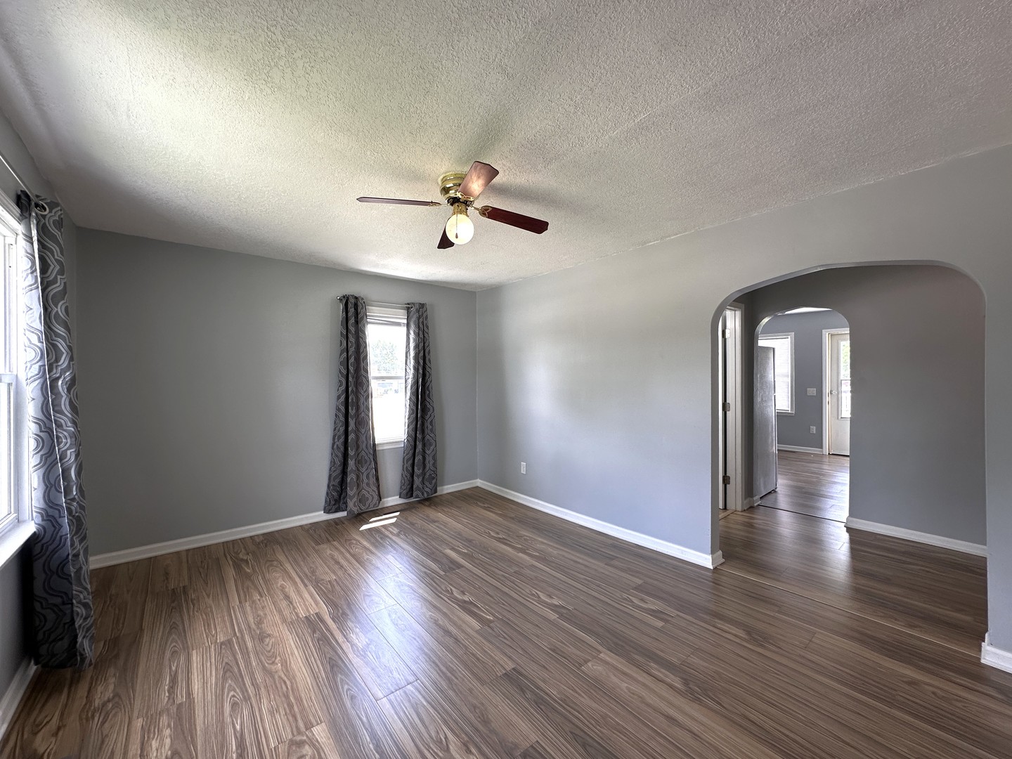 295 S Clinton Avenue, Bradley, IL 60915