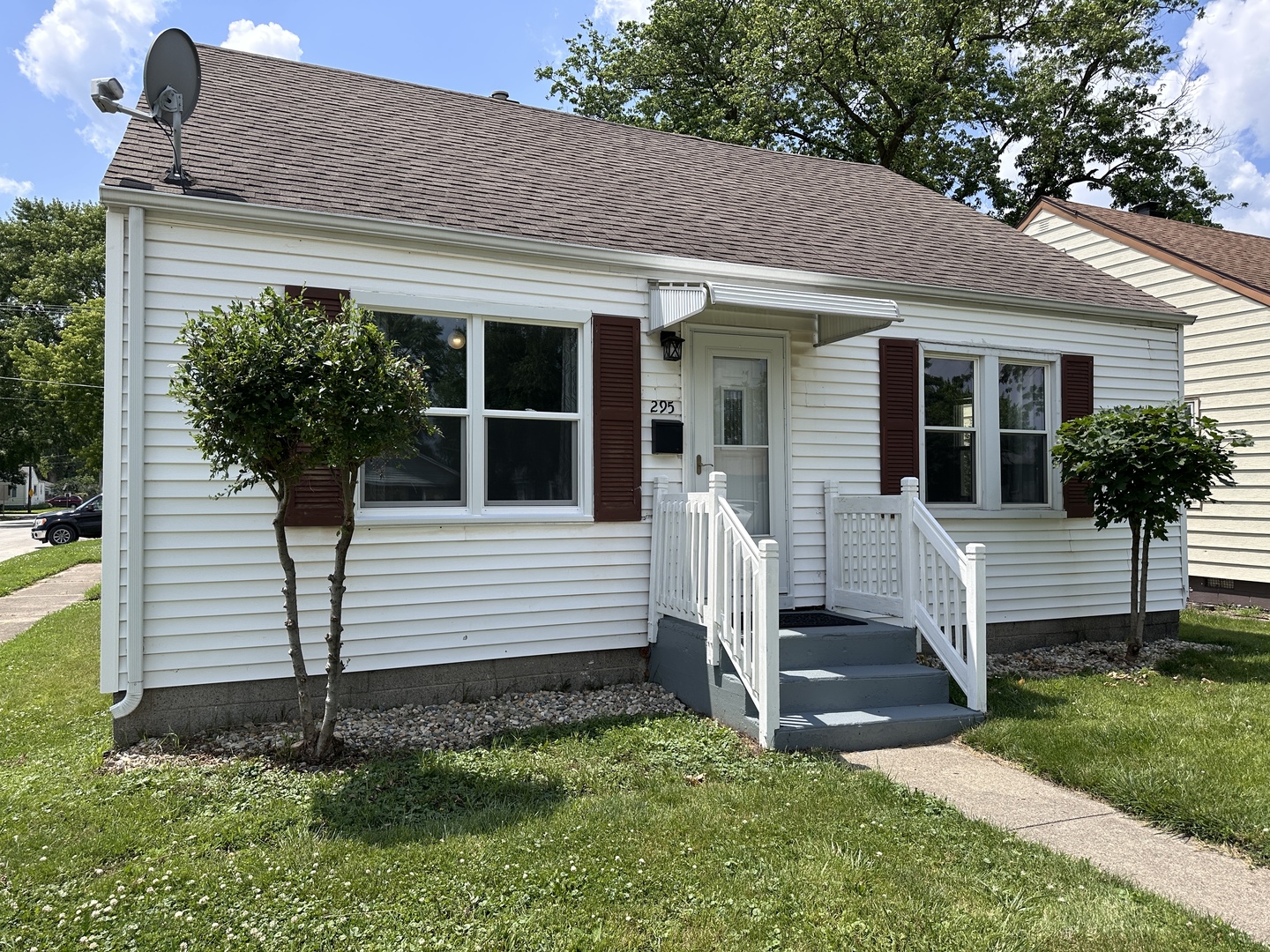 295 S Clinton Avenue, Bradley, IL 60915