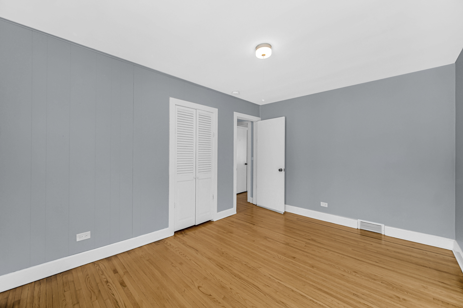 756 W Lincoln Lane, Des Plaines, IL 60018