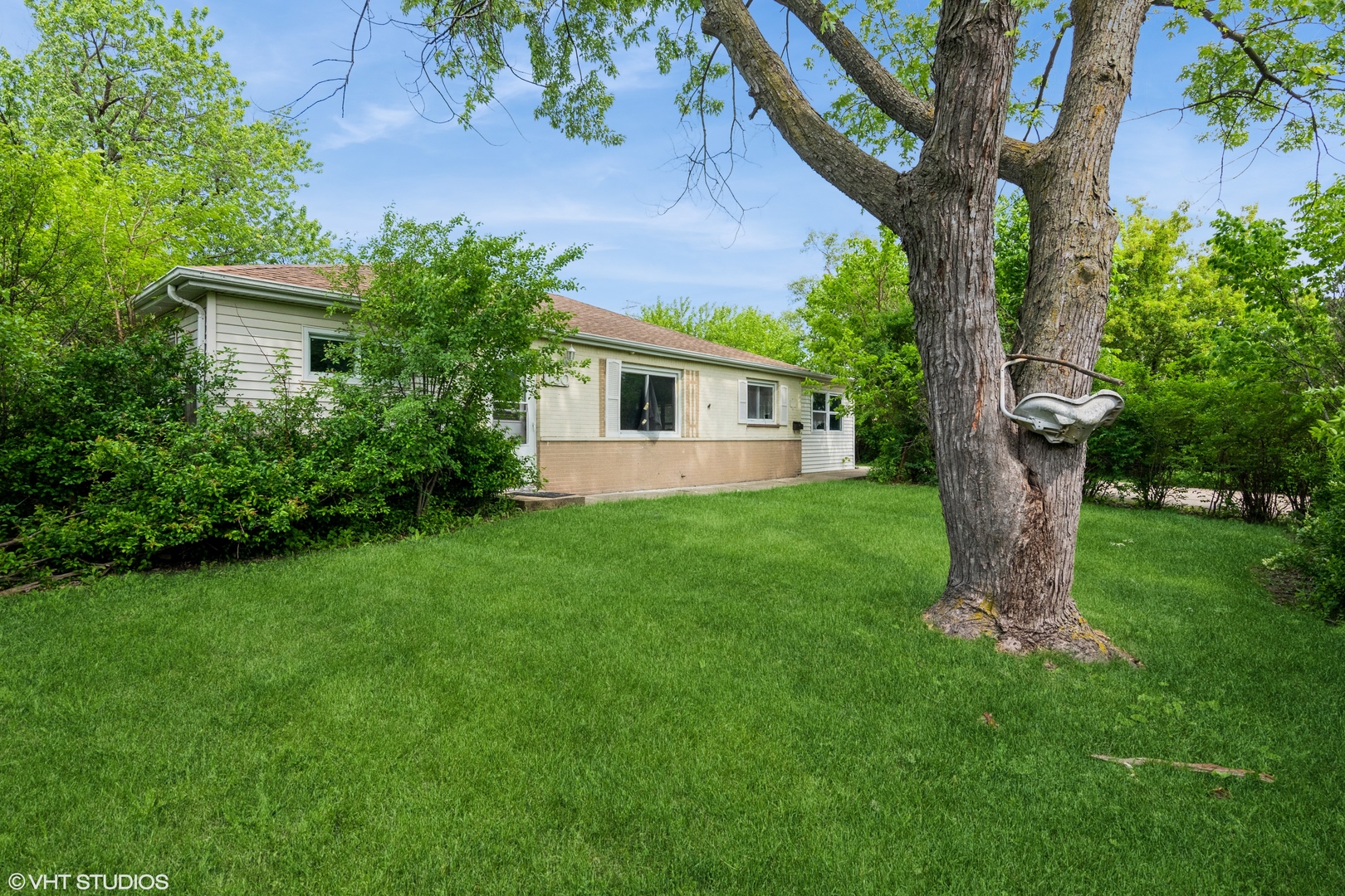 1190 Apple Street, Hoffman Estates, IL 60169