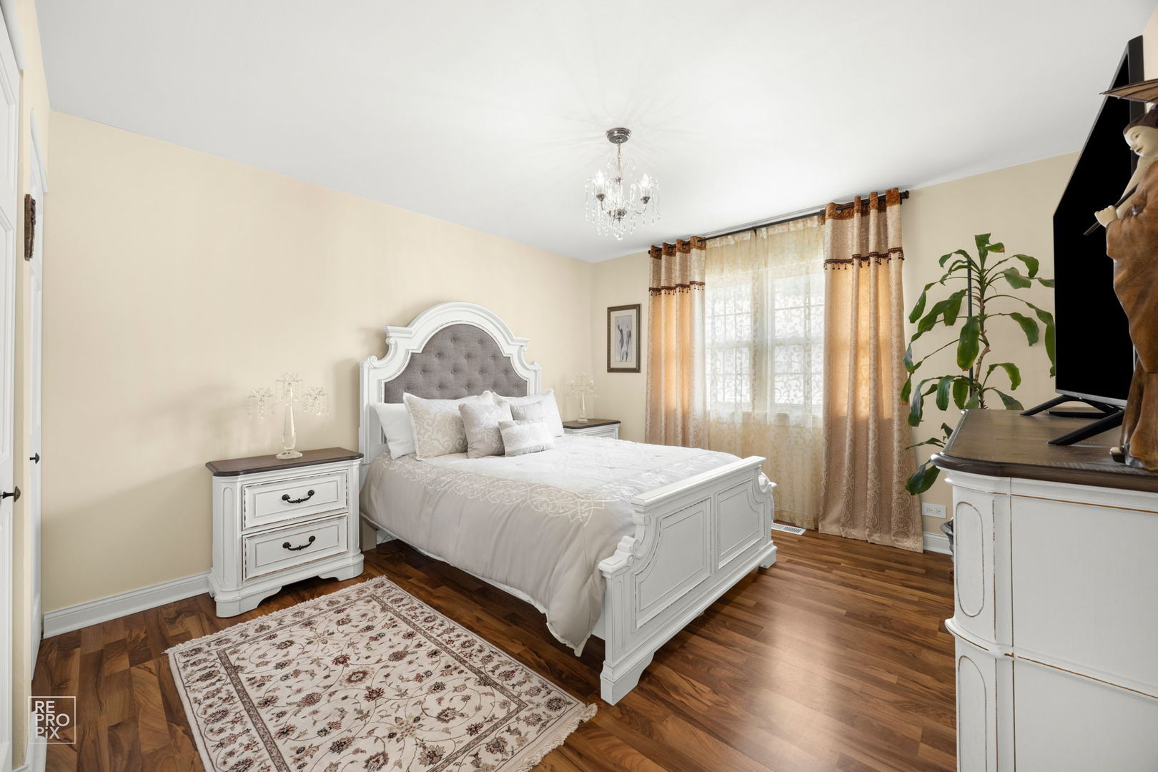 7312 Winthrop Way #11, Downers Grove, IL 60516