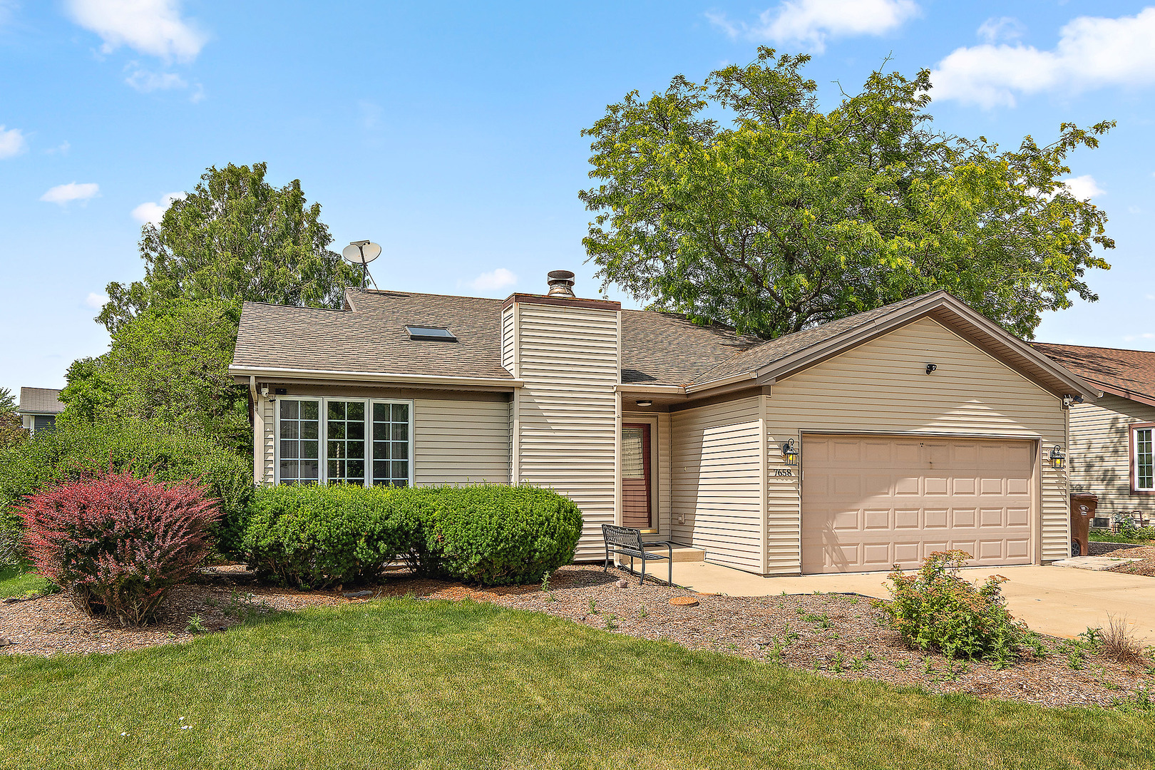 7658 W Glenshire Drive, Frankfort, IL 60423