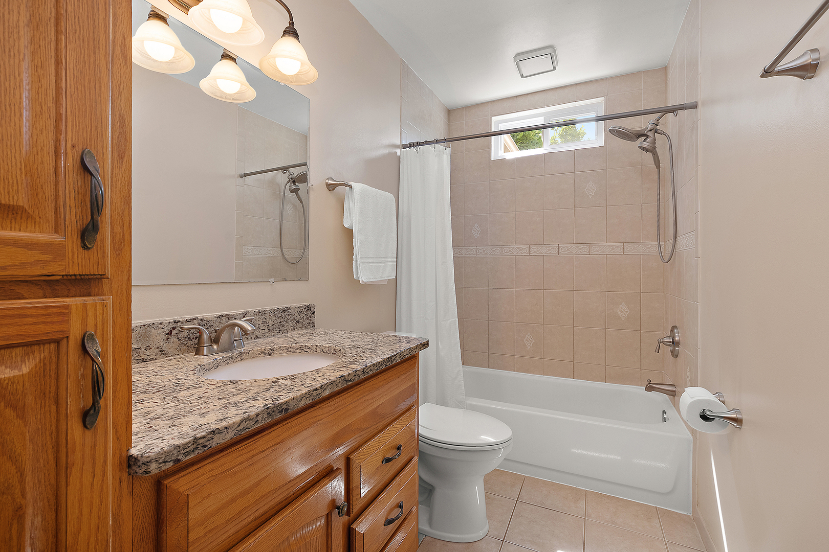 7658 W Glenshire Drive, Frankfort, IL 60423