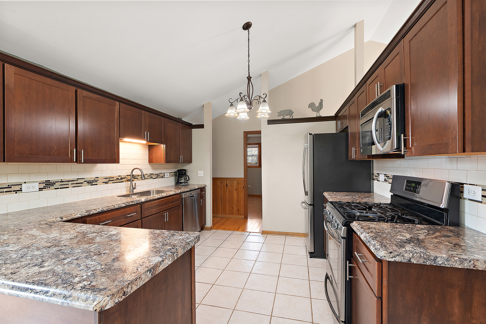 7658 W Glenshire Drive, Frankfort, IL 60423