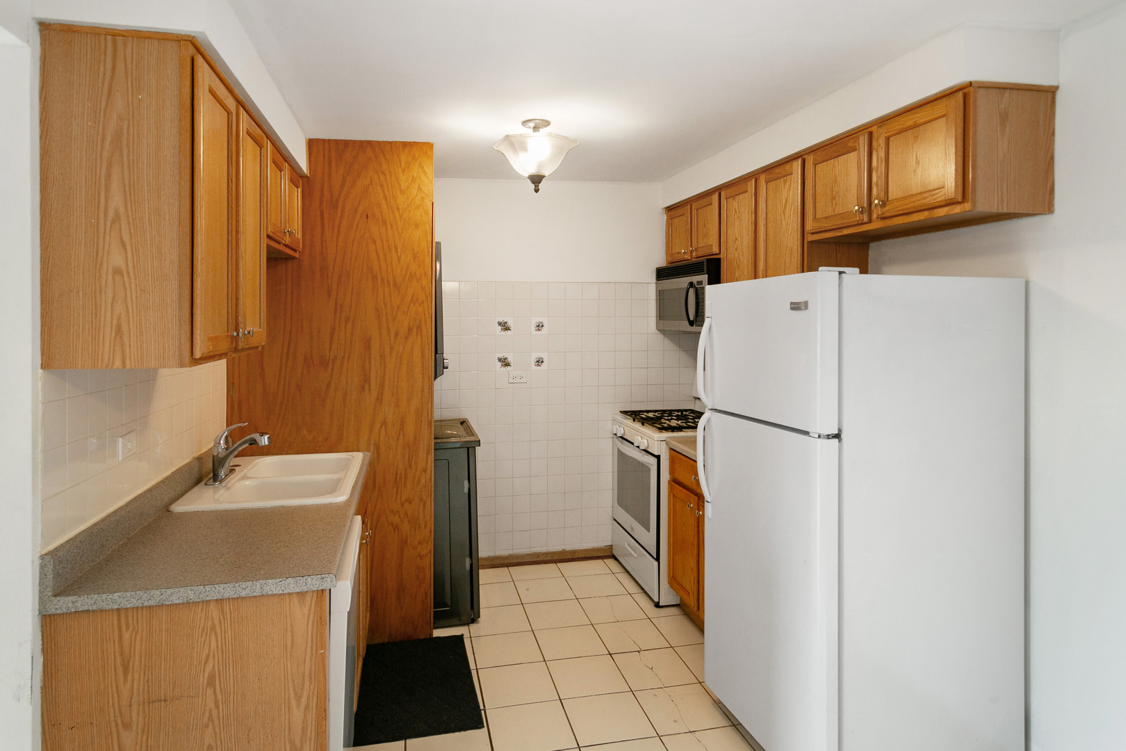 9407 S Roberts Road #3SE, Hickory Hills, IL 60457