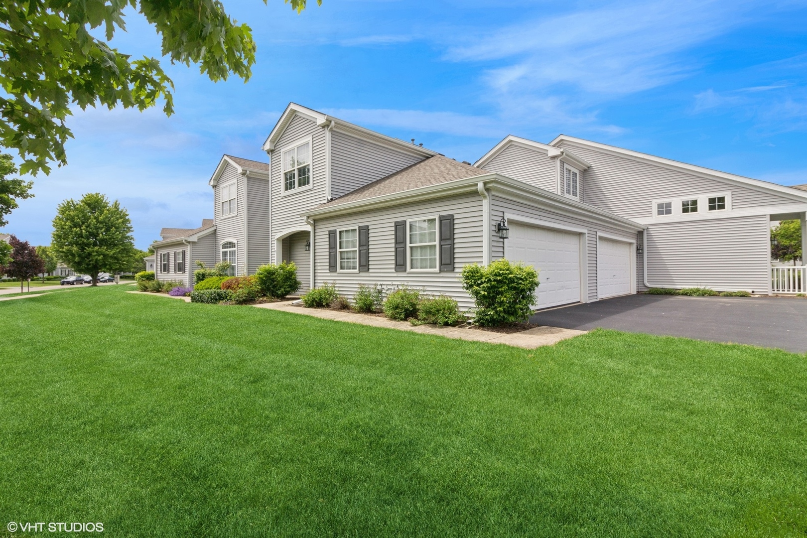 406 Cascade Lane #406, Oswego, IL 60543