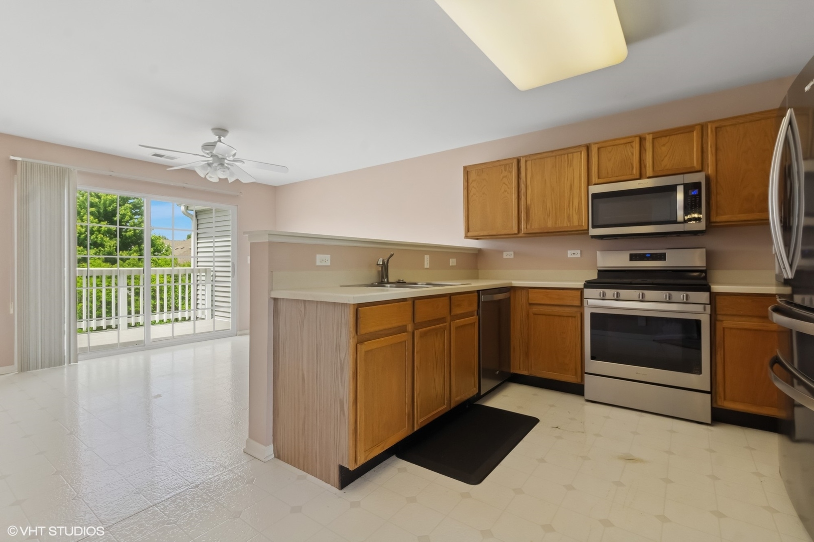 406 Cascade Lane #406, Oswego, IL 60543