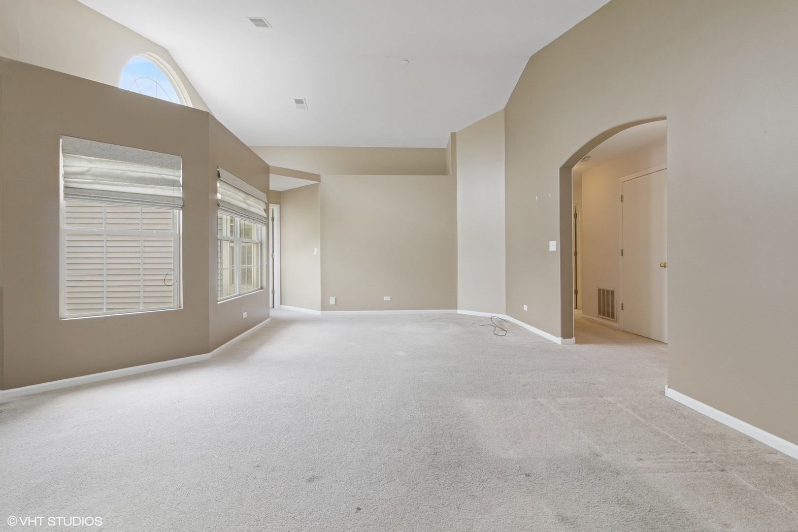 406 Cascade Lane #406, Oswego, IL 60543