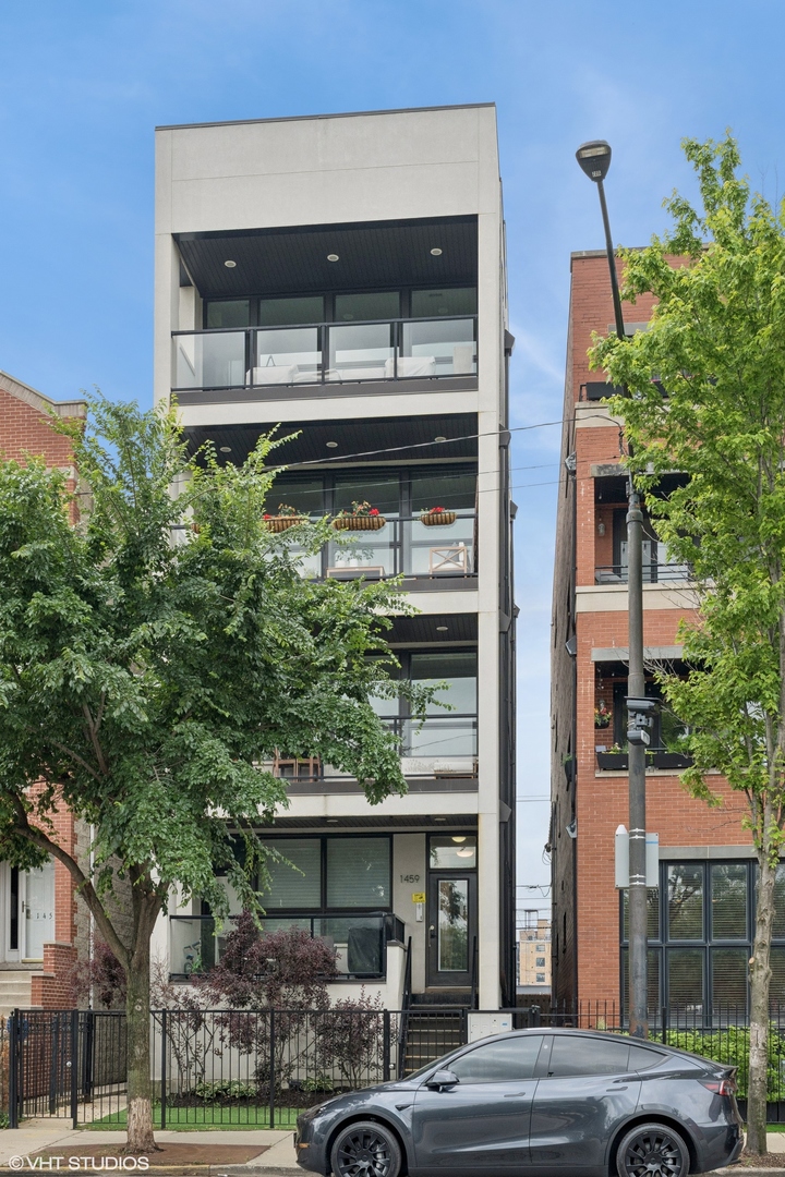 1459 W Grand Avenue #2, Chicago, IL 60642