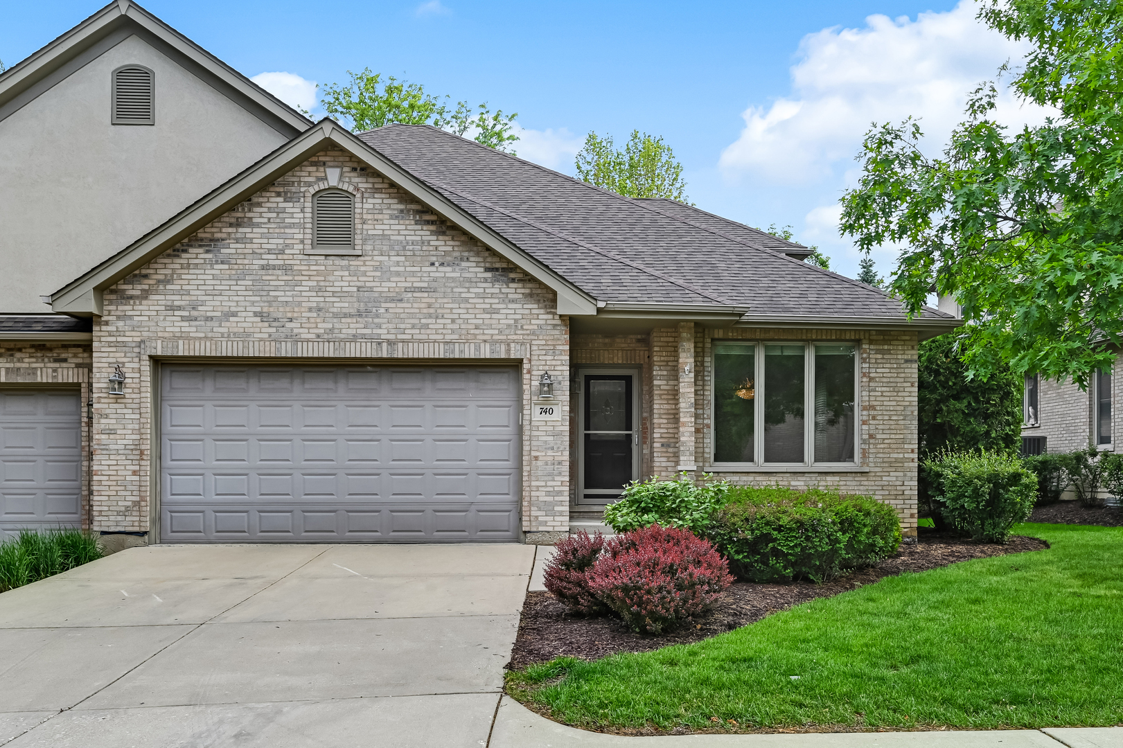 740 FAIRMONT Court, Westmont, IL 60559