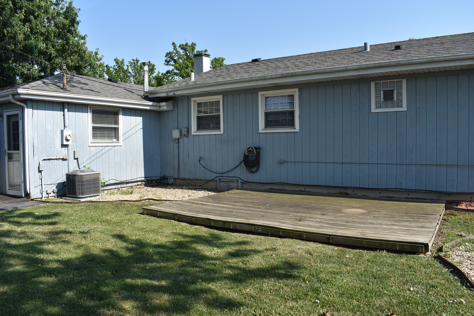 7710 W 81st Place, Bridgeview, IL 60455
