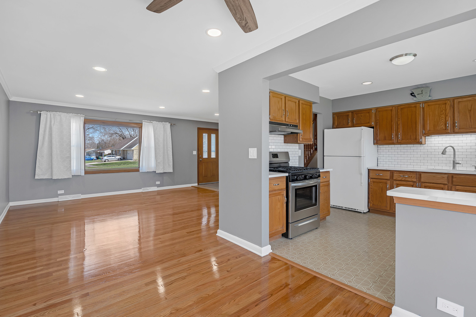 476 Raupp Boulevard, Buffalo Grove, IL 60089