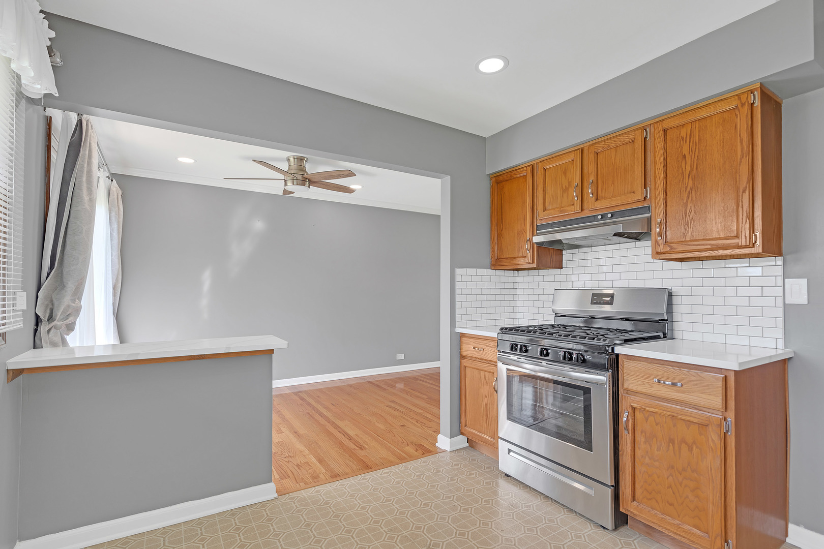 476 Raupp Boulevard, Buffalo Grove, IL 60089