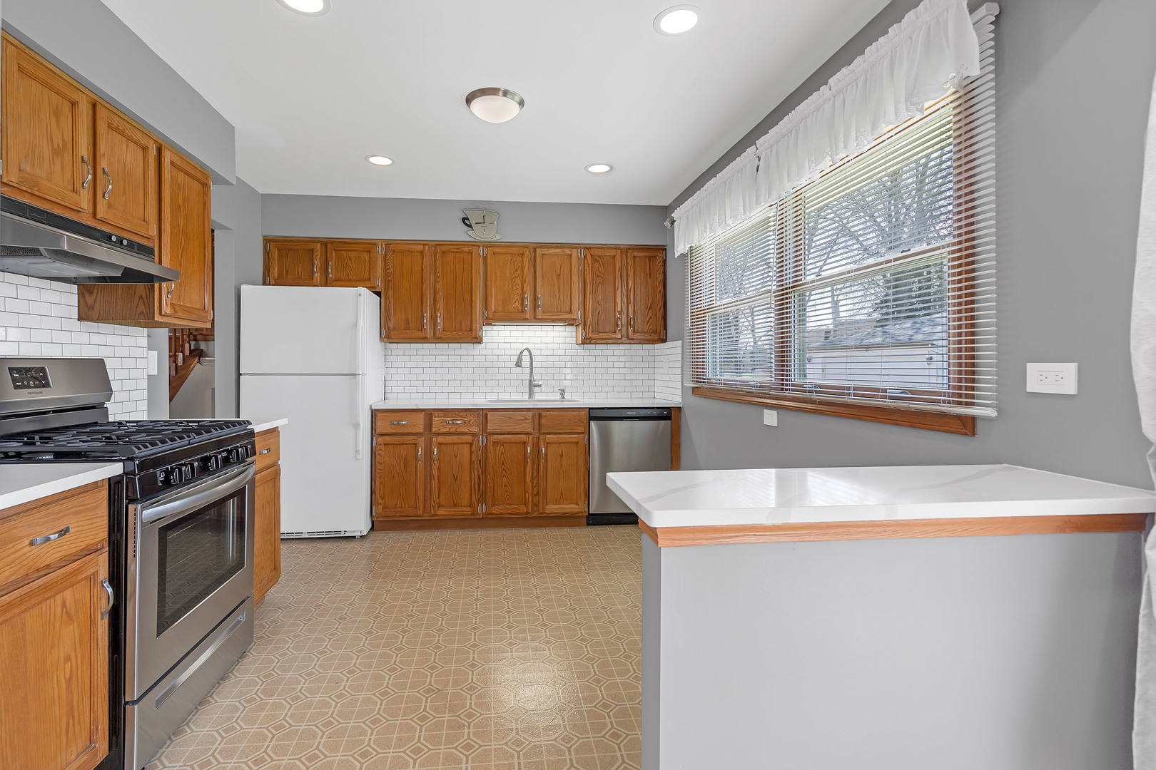 476 Raupp Boulevard, Buffalo Grove, IL 60089