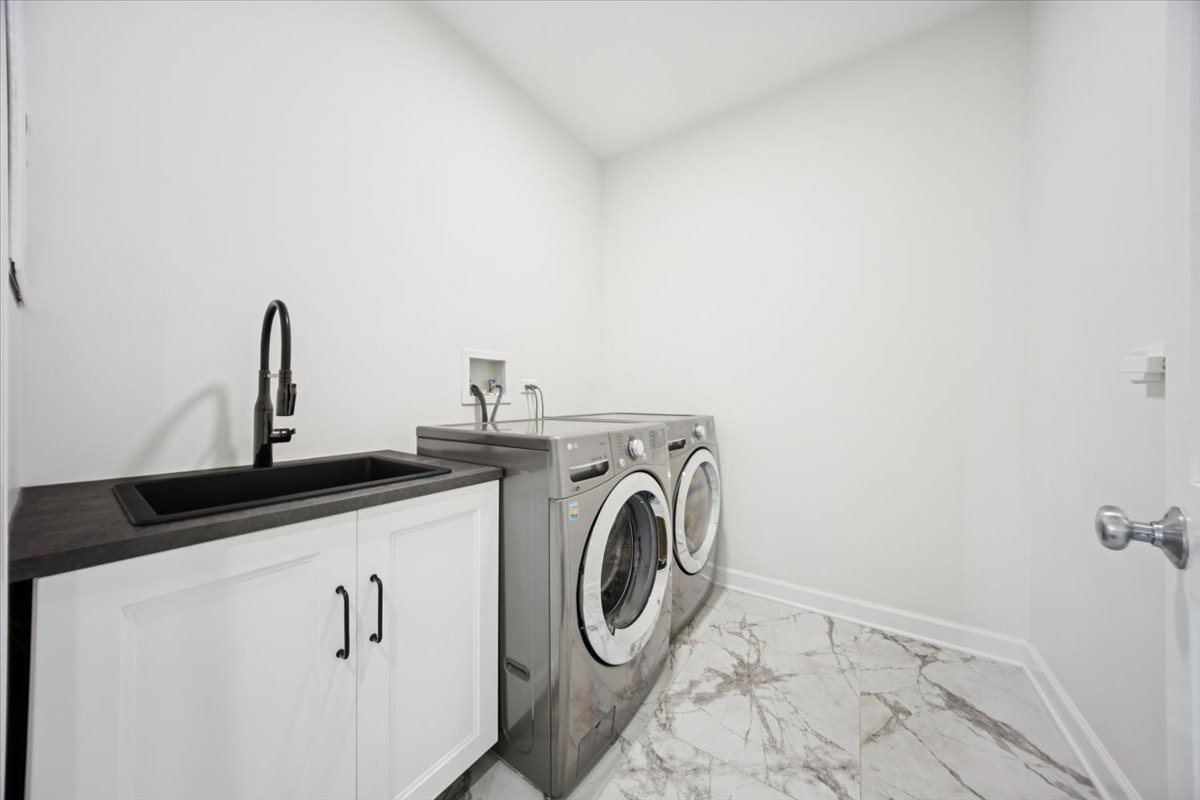 1600 N New England Avenue #4, Chicago, IL 60707