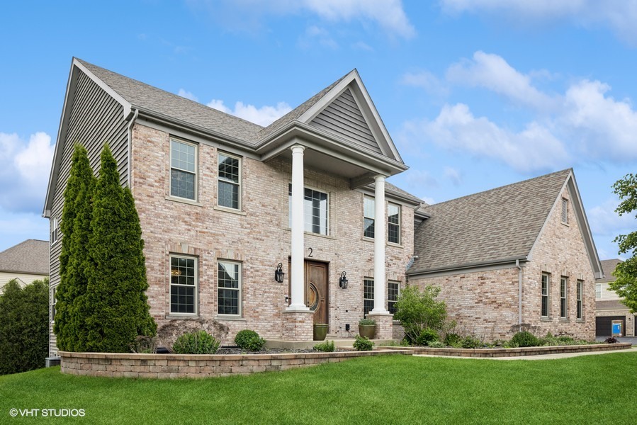 2 12 Lakes Court, Lake In The Hills, IL 60156