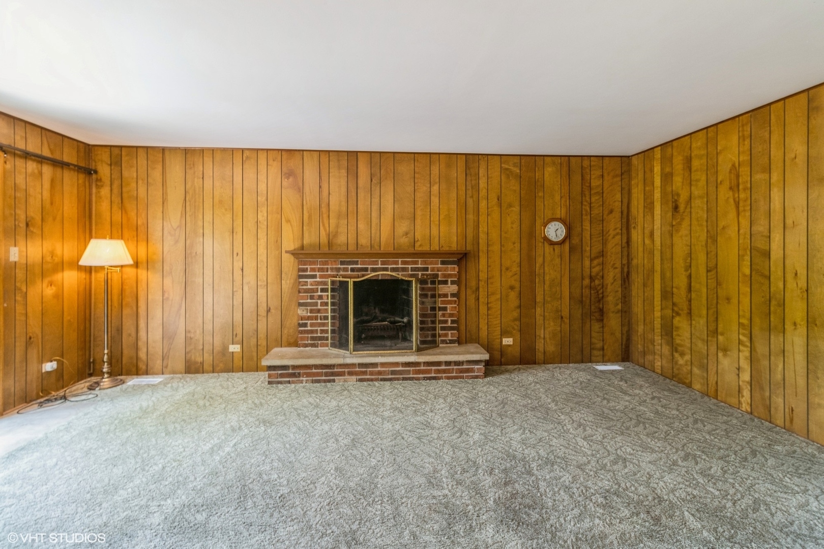 1612 N Burning Bush Lane, Mount Prospect, IL 60056