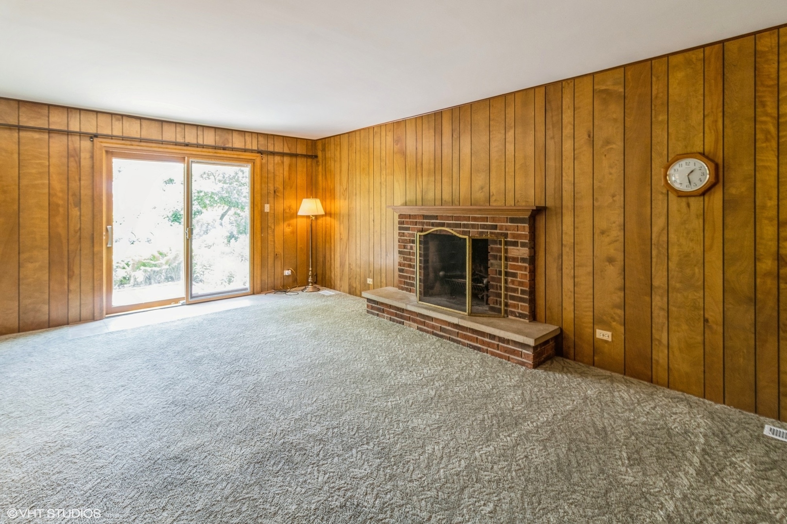 1612 N Burning Bush Lane, Mount Prospect, IL 60056