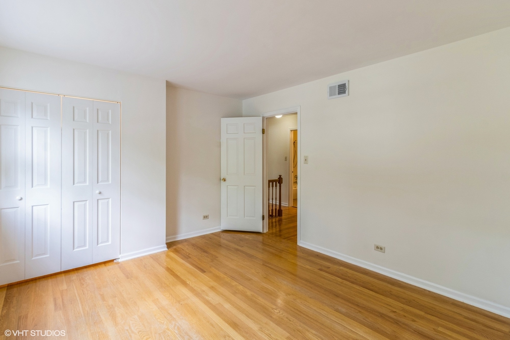 1612 N Burning Bush Lane, Mount Prospect, IL 60056