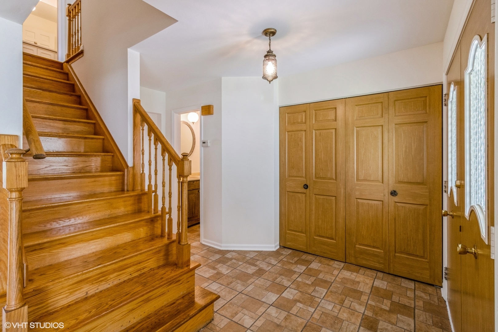 1612 N Burning Bush Lane, Mount Prospect, IL 60056
