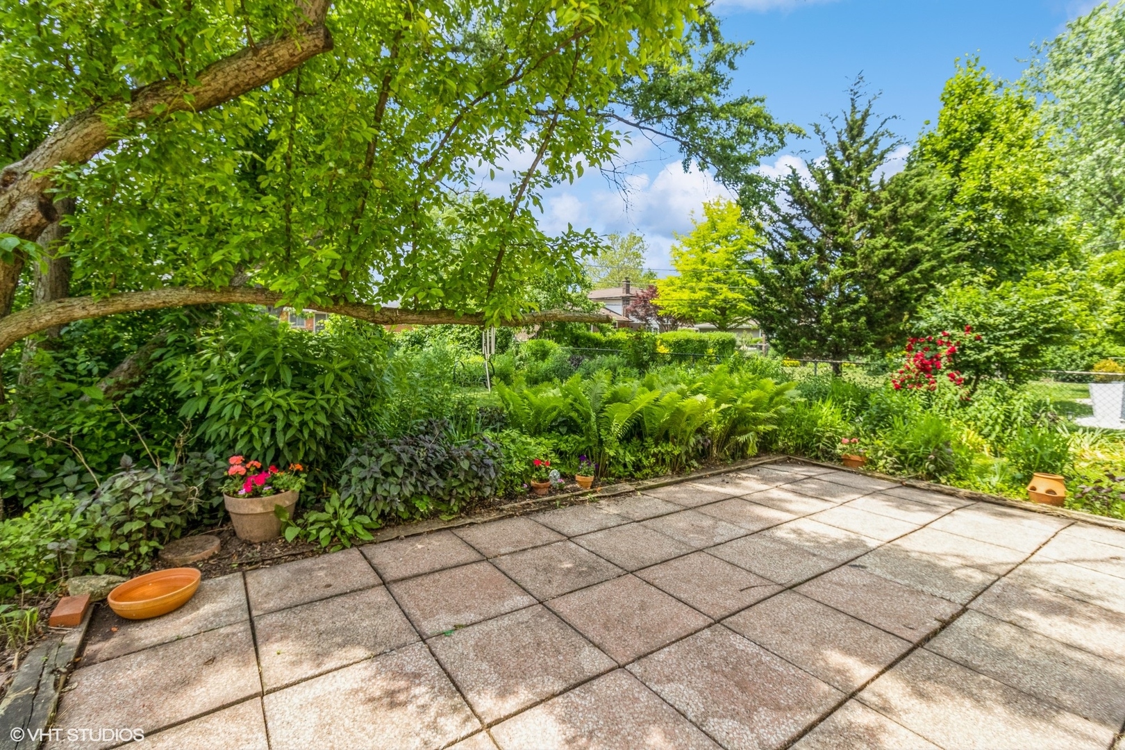 1612 N Burning Bush Lane, Mount Prospect, IL 60056
