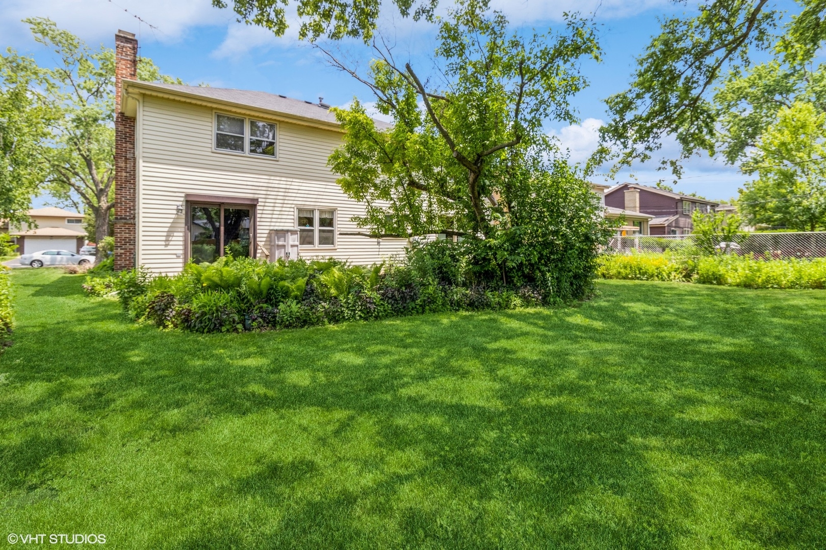 1612 N Burning Bush Lane, Mount Prospect, IL 60056