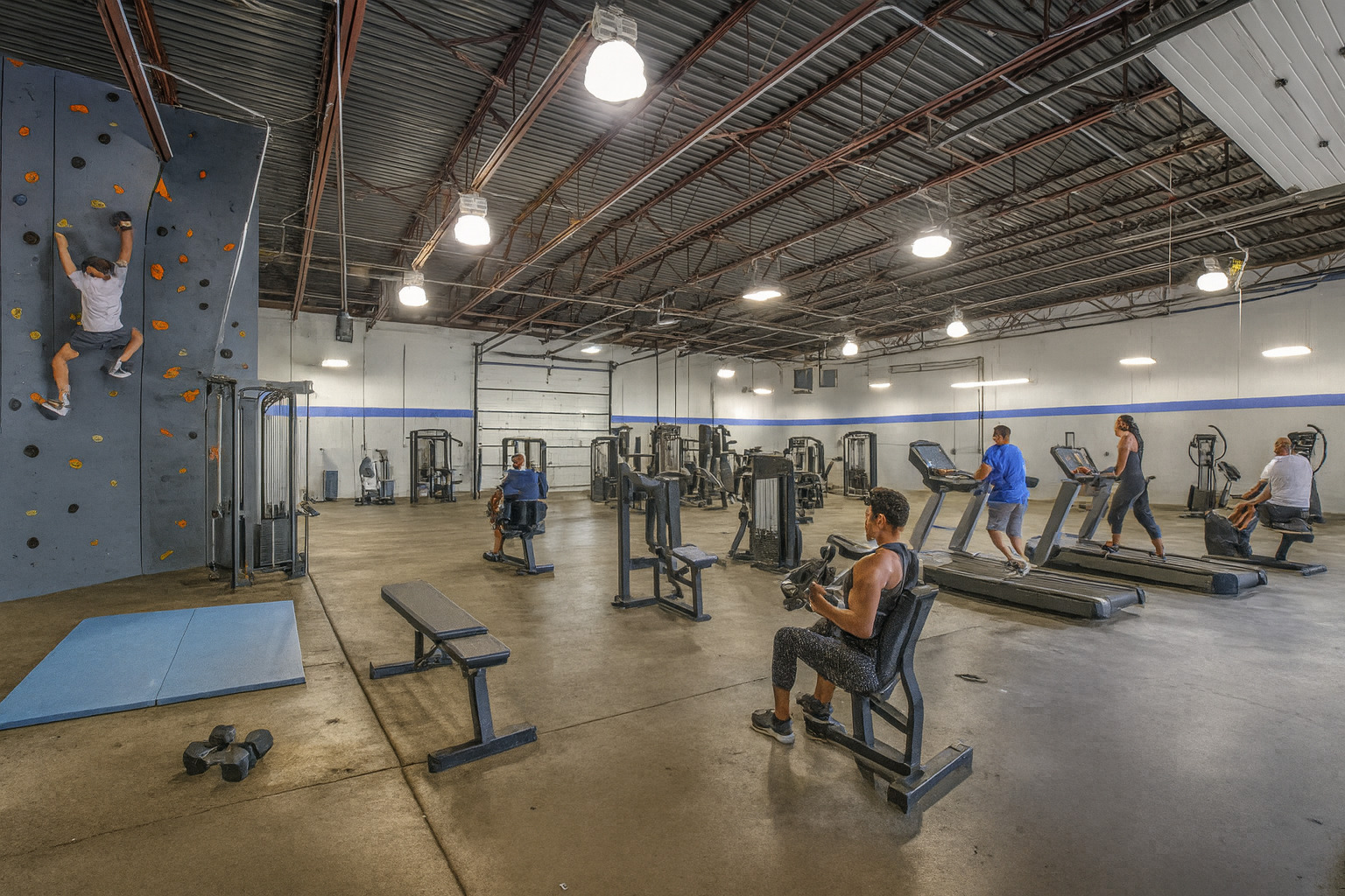 3705 Frontage Road, Peru, IL 61354