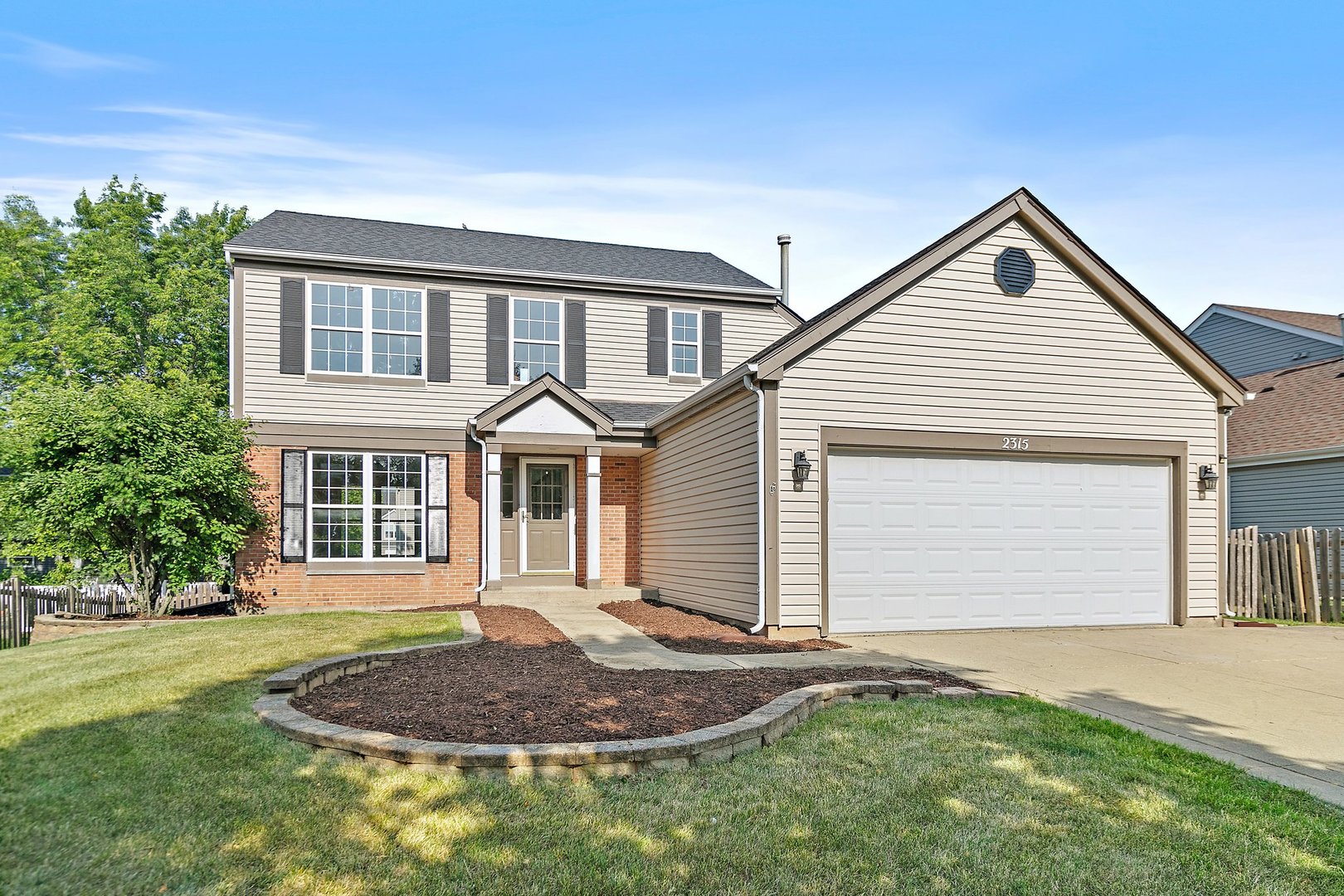 2315 Woodside Drive, Carpentersville, IL 60110