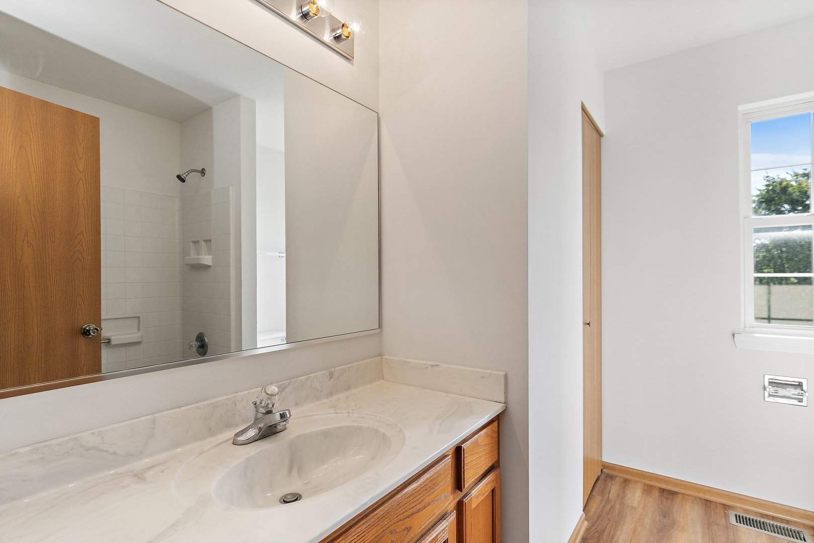 2315 Woodside Drive, Carpentersville, IL 60110