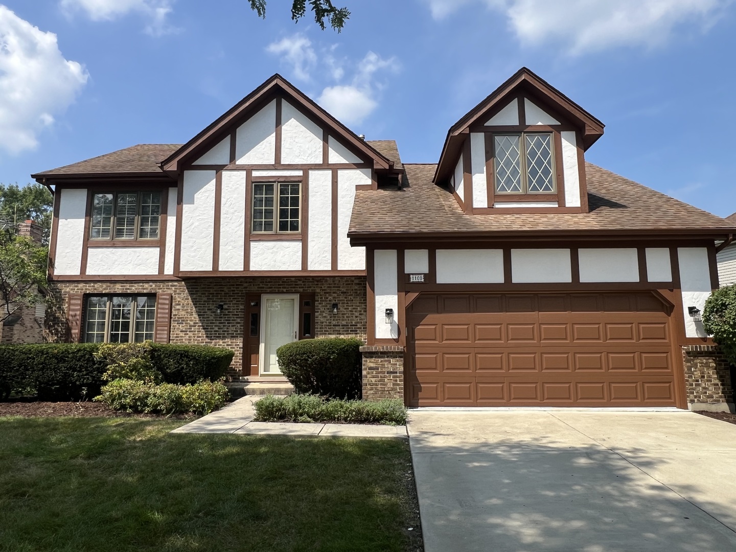 1100 Oakwood Drive, Westmont, IL 60559