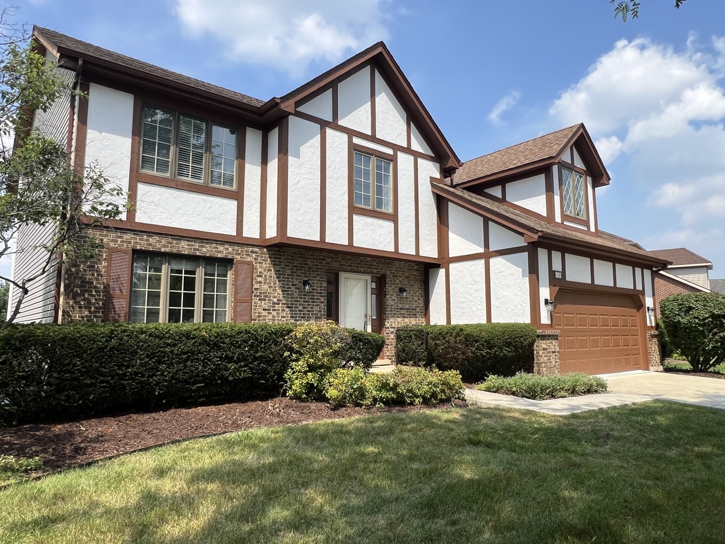 1100 Oakwood Drive, Westmont, IL 60559