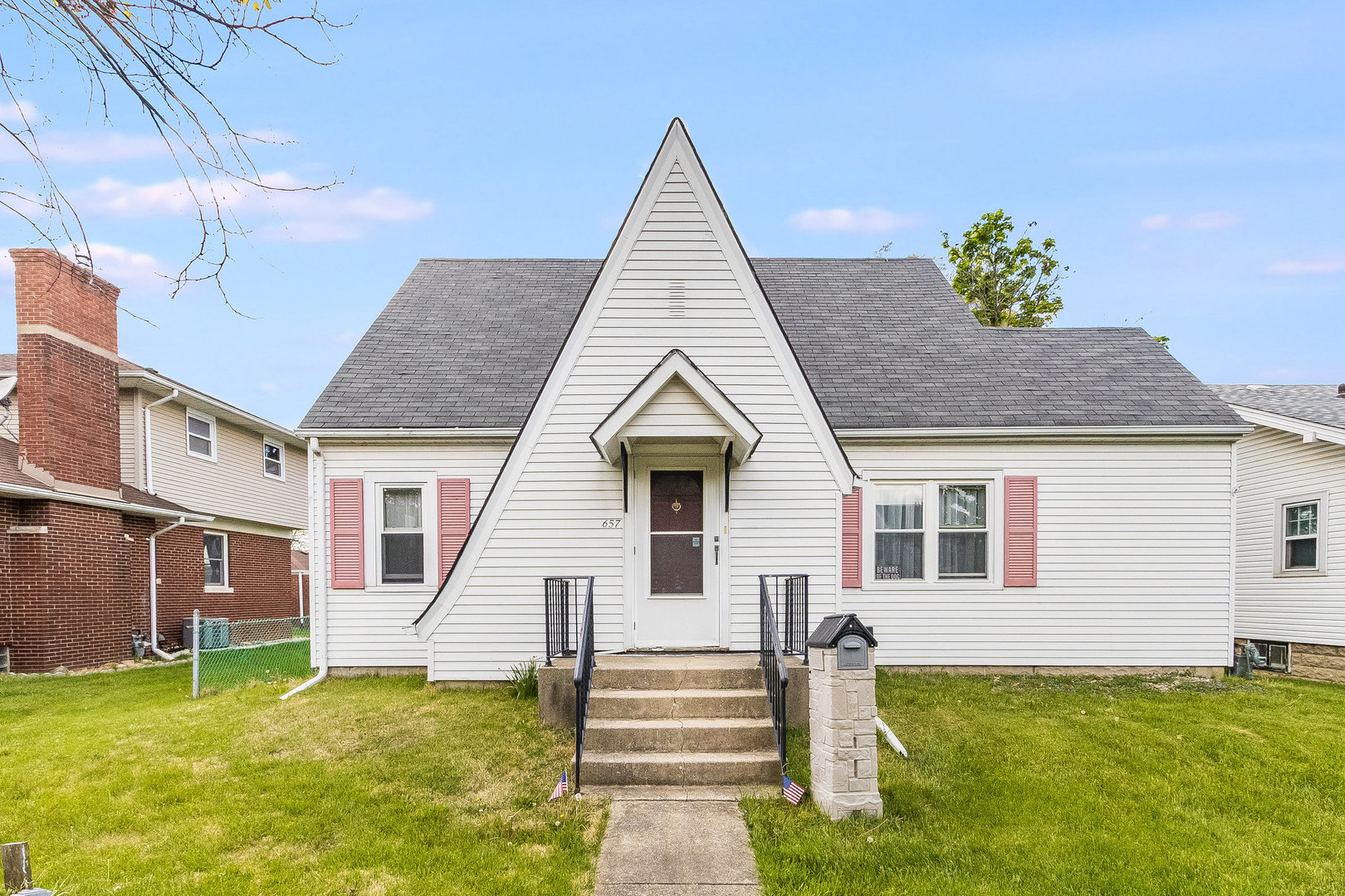 657 1st Street, Crete, IL 60417