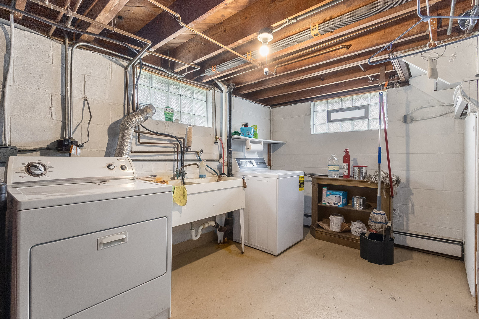 657 1st Street, Crete, IL 60417