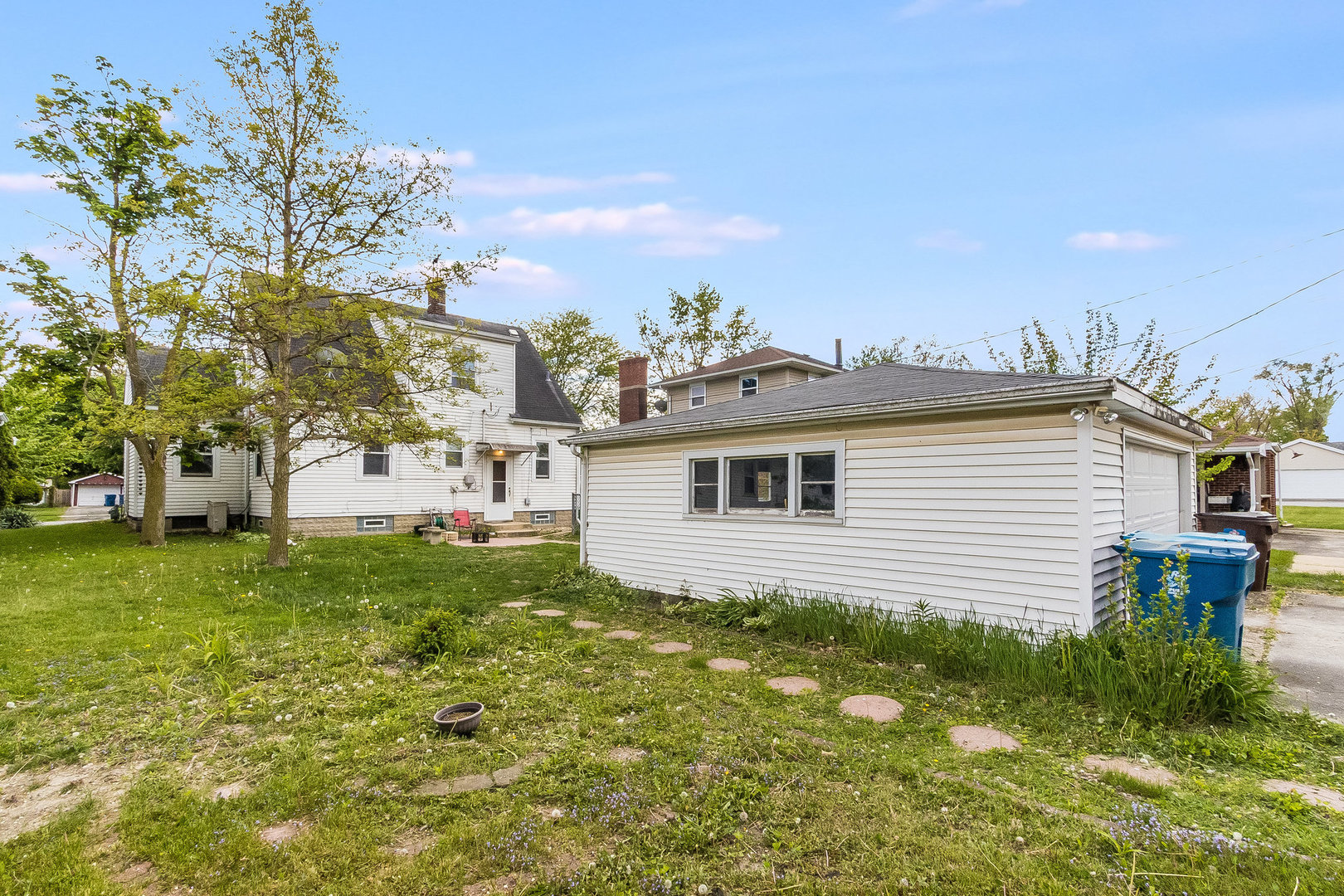 657 1st Street, Crete, IL 60417