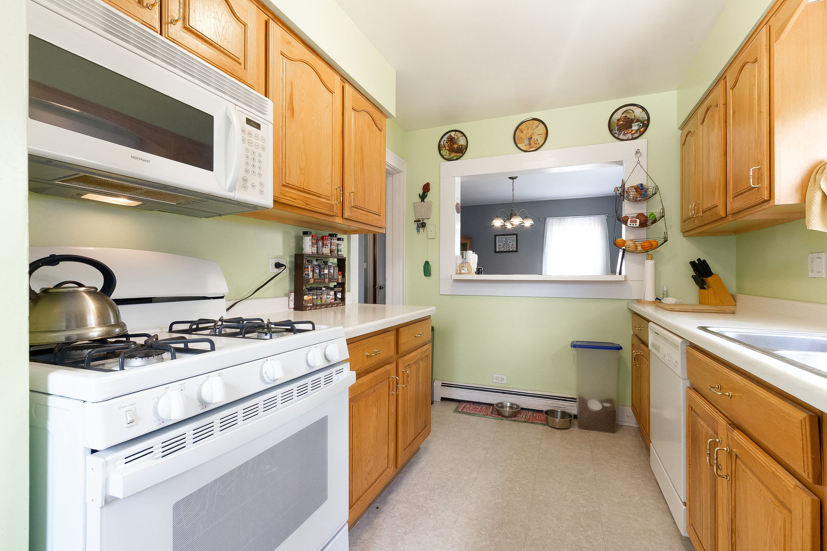 657 1st Street, Crete, IL 60417