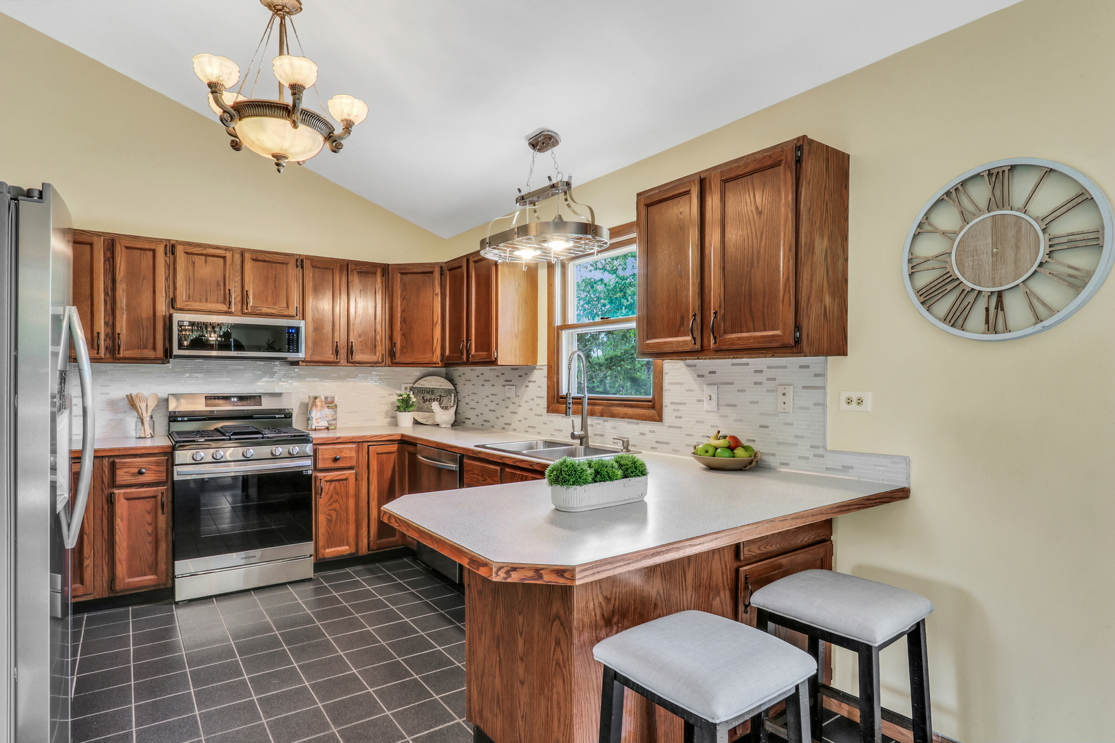 12976 W 21st Street, Wadsworth, IL 60083