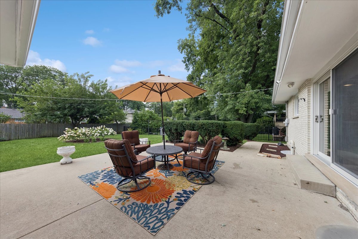 5811 Longview Drive, Countryside, IL 60525