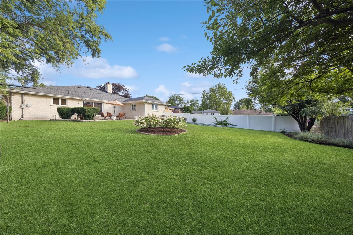 5811 Longview Drive, Countryside, IL 60525