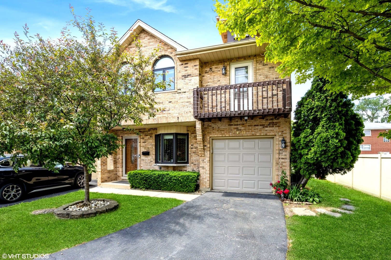 4518 Village Square Lane, Brookfield, IL 60513