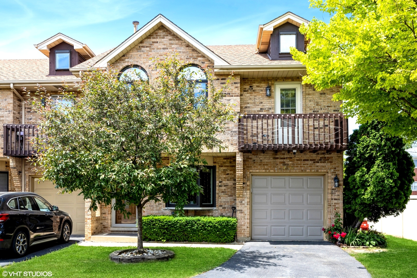 4518 Village Square Lane, Brookfield, IL 60513
