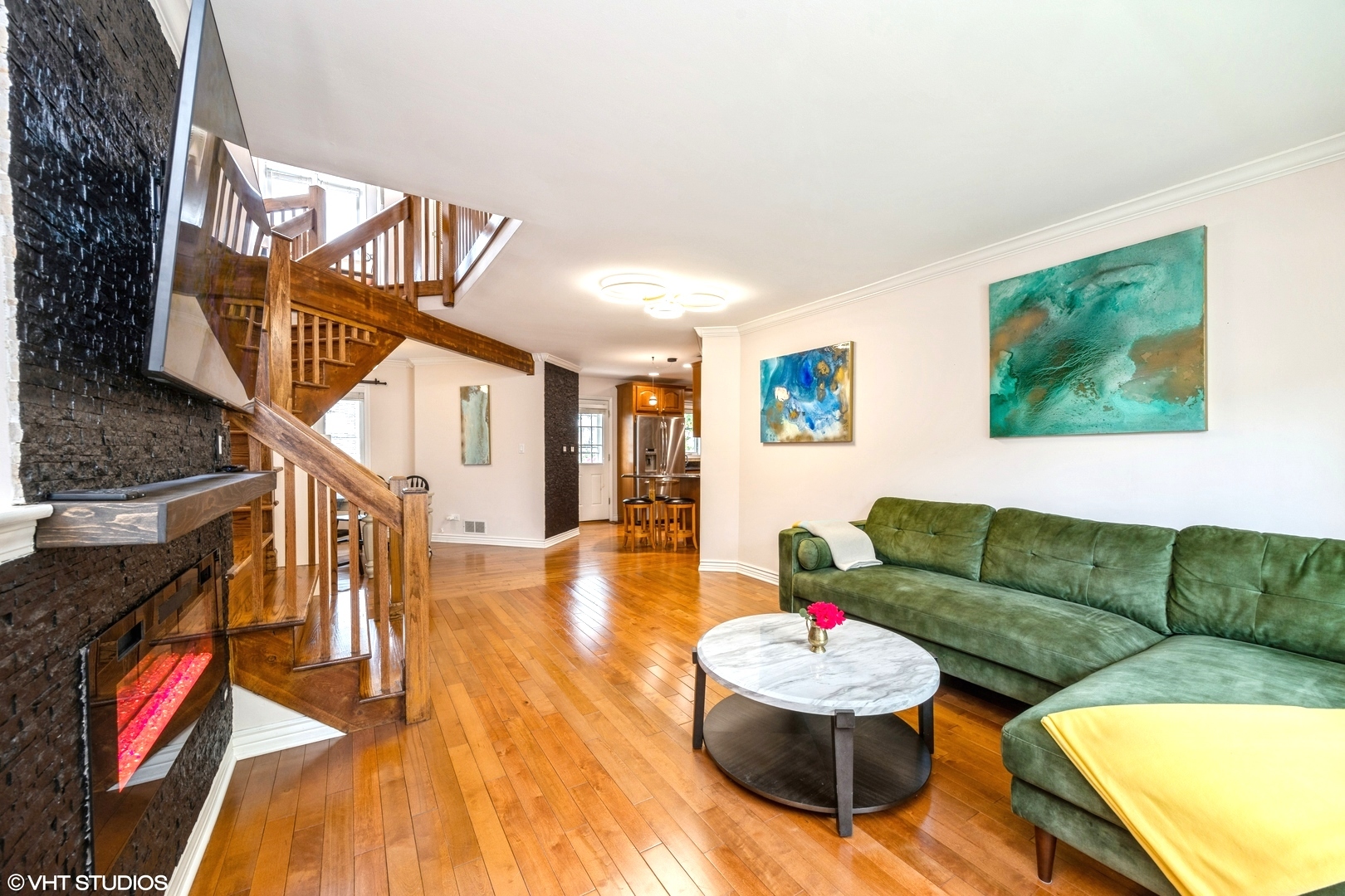 4518 Village Square Lane, Brookfield, IL 60513
