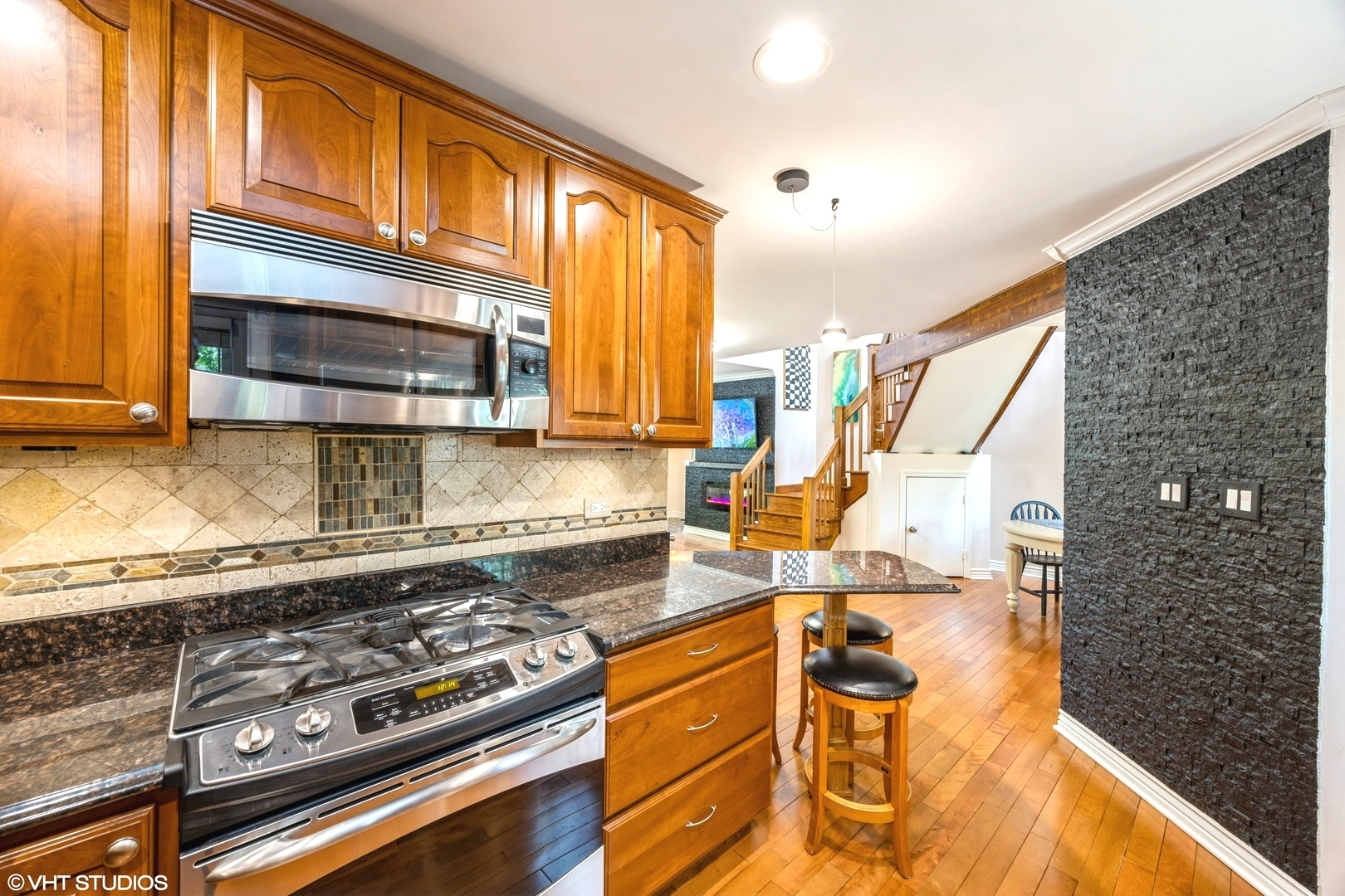 4518 Village Square Lane, Brookfield, IL 60513