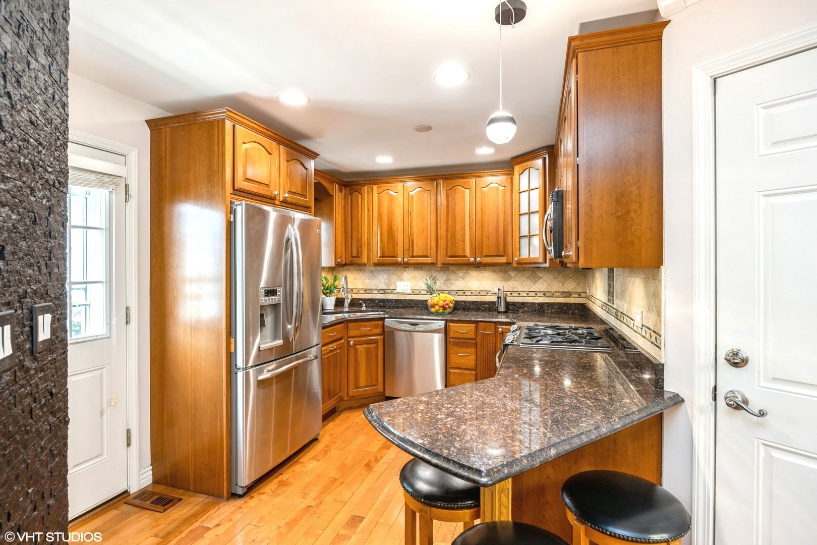 4518 Village Square Lane, Brookfield, IL 60513