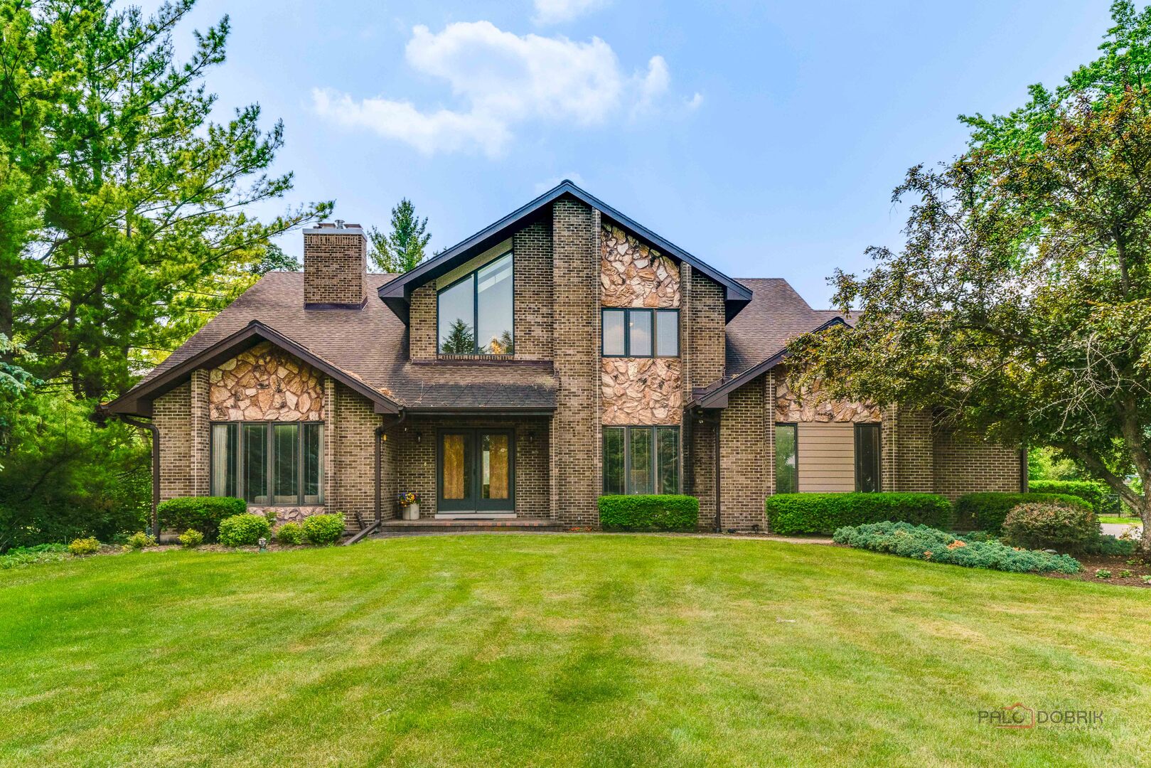 16088 W Woodbine Circle, Vernon Hills, IL 60061