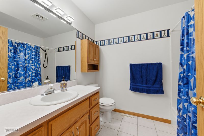 23815 W Getson Avenue, Plainfield, IL 60544