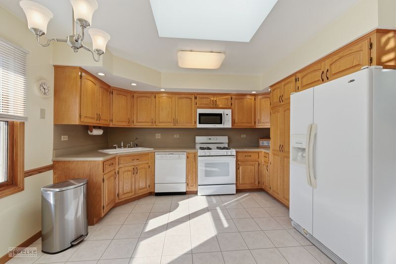 23815 W Getson Avenue, Plainfield, IL 60544