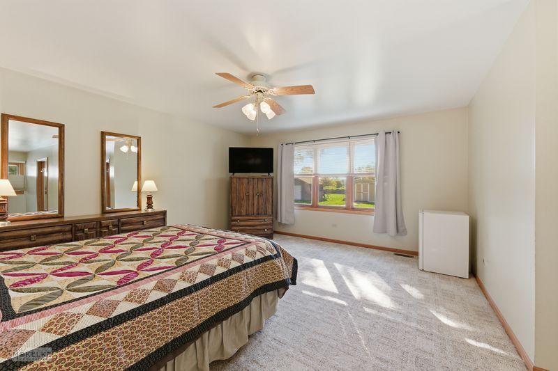 23815 W Getson Avenue, Plainfield, IL 60544