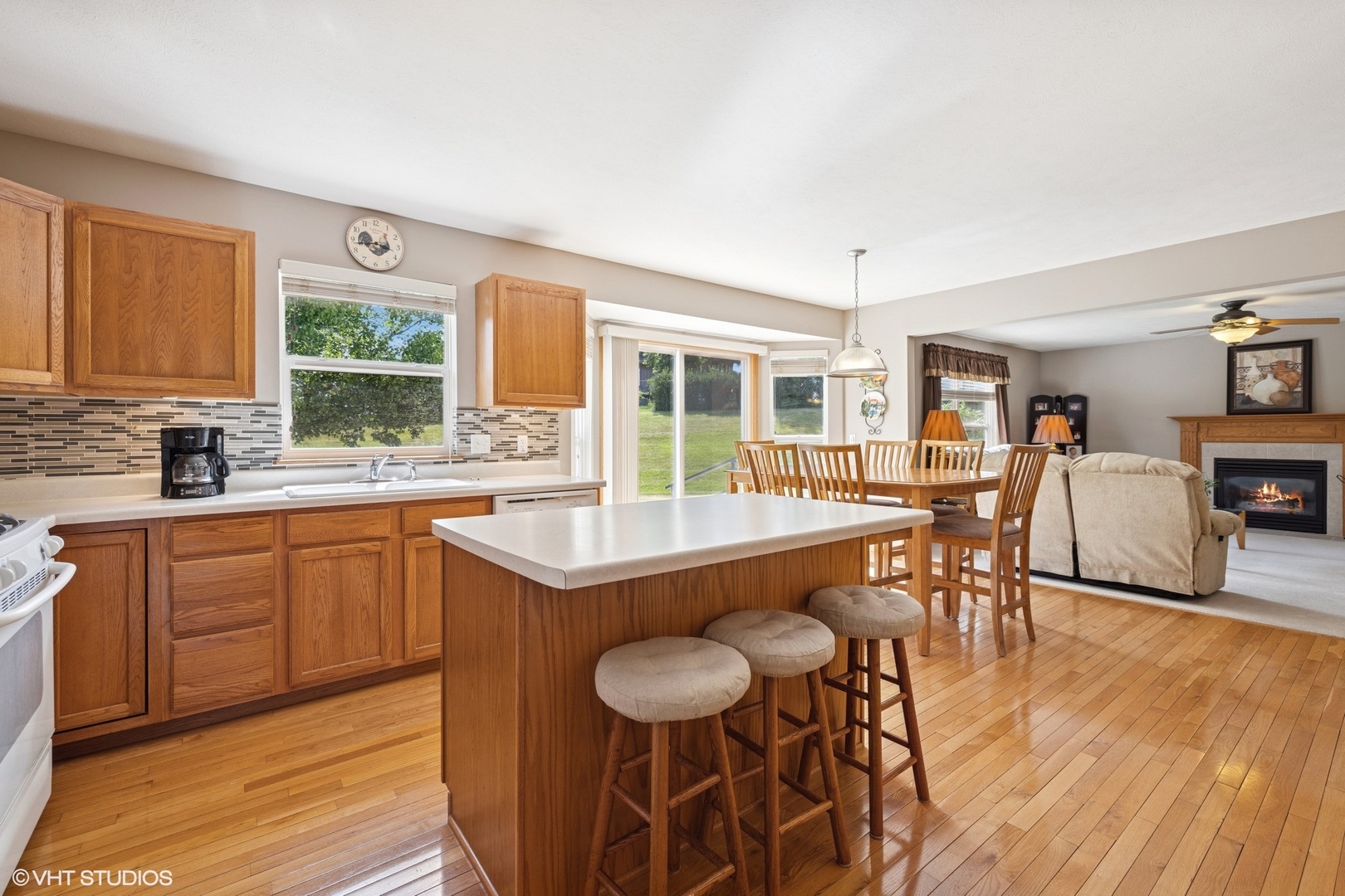 1907 National Sewing Avenue, Belvidere, IL 61008
